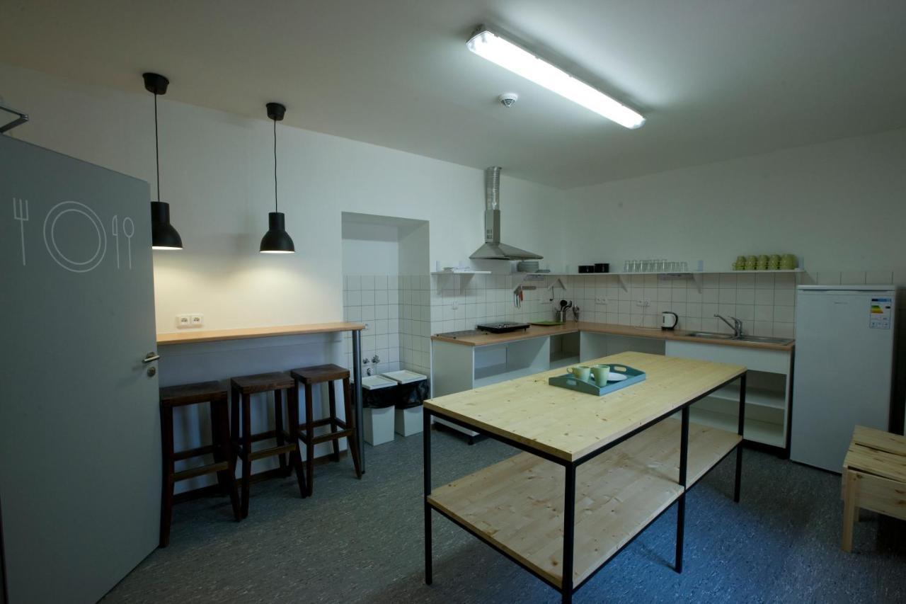 Hostel U Zlateho Kohouta Kromeriz Bagian luar foto