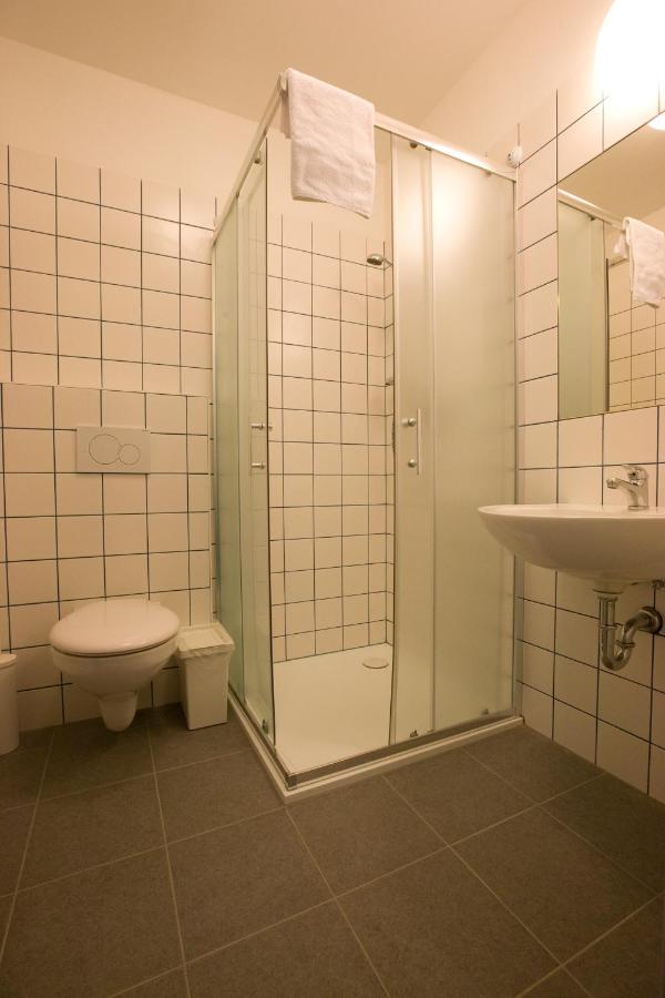 Hostel U Zlateho Kohouta Kromeriz Bagian luar foto
